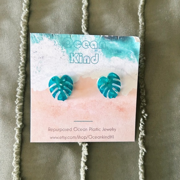 Monstera Stud Earrings - Handmade from Up-Cycled Ocean Plastic - Picture 1 of 5